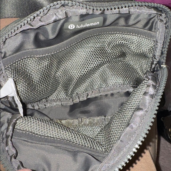 Lululemon Athletica Grey Sage Crossbody Everywhere Belt Bag 1L olive green - Picture 15 of 16